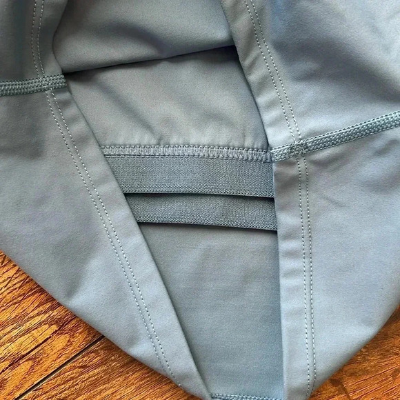 Everyday Crop Tank - Picture 3 of 3